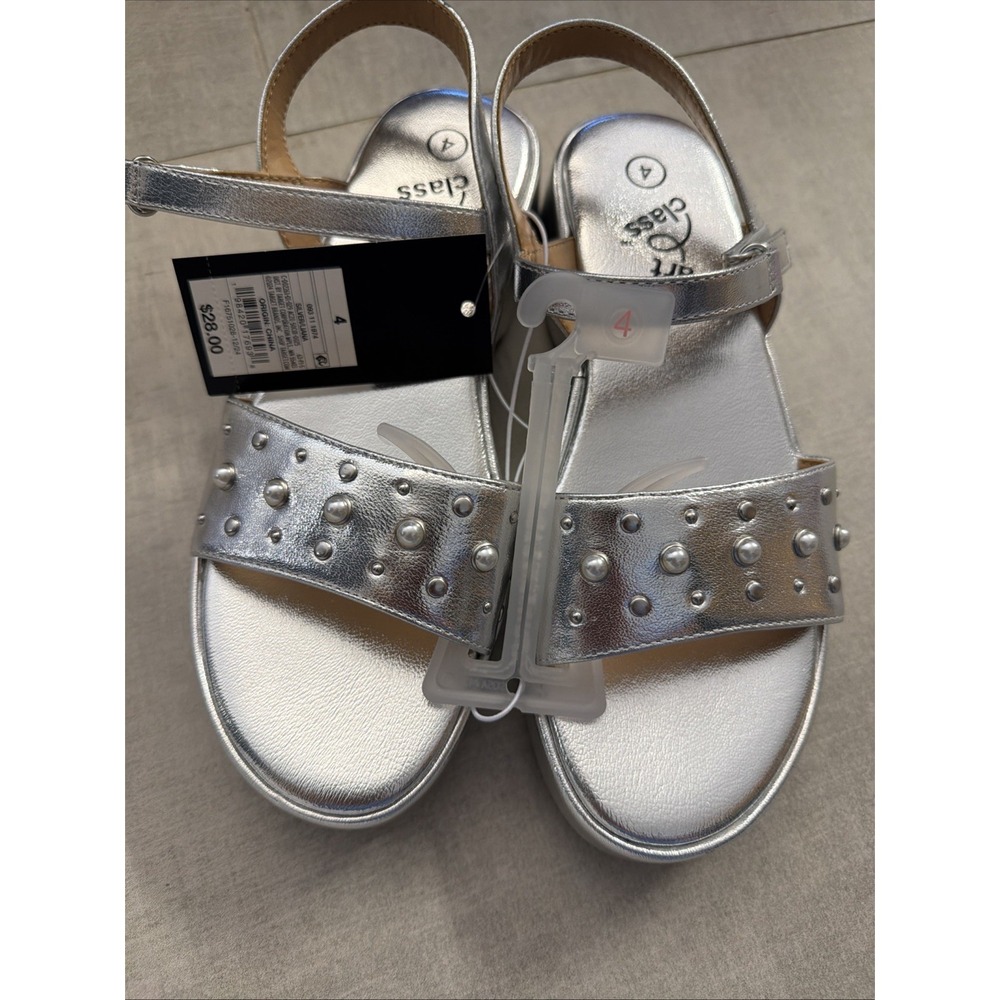 Art Class Girls Silver Strappy Studded Pearl Platform Sandals Size 4 NEW